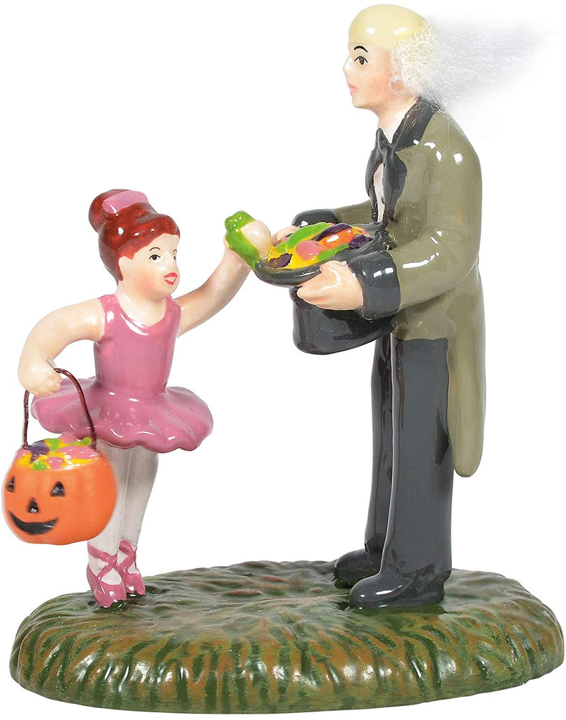 Department 56 Department 56 Snow Village Halloween Scary Treats for a Sweet Figurine, 3.1 in H - DimpzBazaar.com