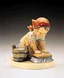 Hummel M I Hummel ** Big House Cleaning 4.00" ** Hum 363 - DimpzBazaar.com