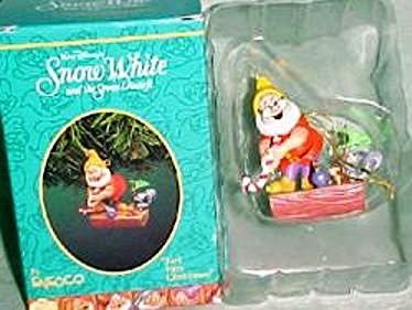 Enesco Enesco Treasury of Christmas Ornaments Snow White - Just Fore Christmas 1995 - DimpzBazaar.com