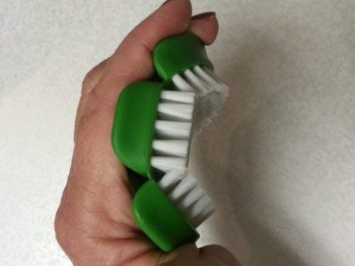 Cuisipro Cuisipro Flexible Vegetable Brush, Green - DimpzBazaar.com