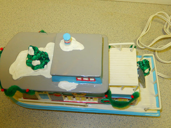 Department 56 Department 56 the Original Snow Village the "Jingle Belle" Houseboat #5114-4 - DimpzBazaar.com